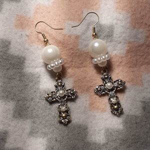 Diamond Bella Handcrafted Fashion earrings.